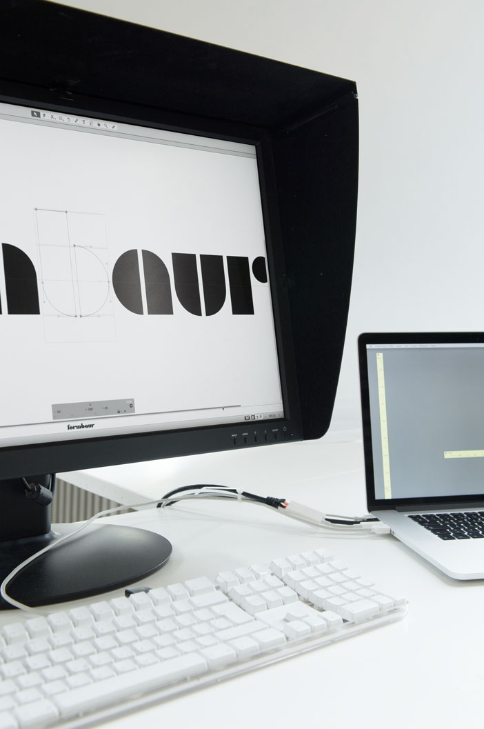 Entstehung eines Logos: Schriftzeichnen mit Vektoren